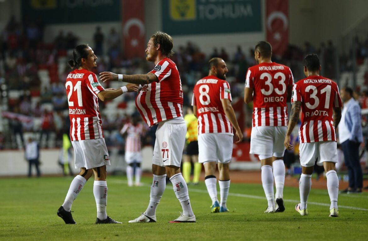 Antalyaspor vs Trabzonspor: A Key Match for Both Teams