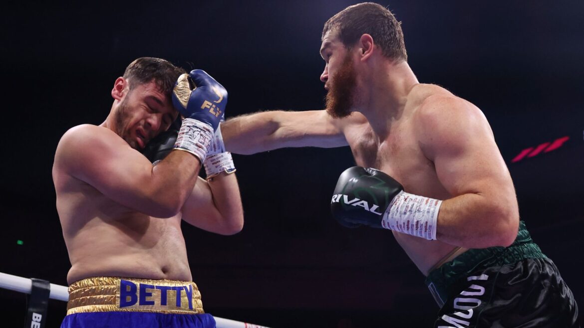 Arslanbek Makhmudov: The Undefeated Heavyweight Boxer