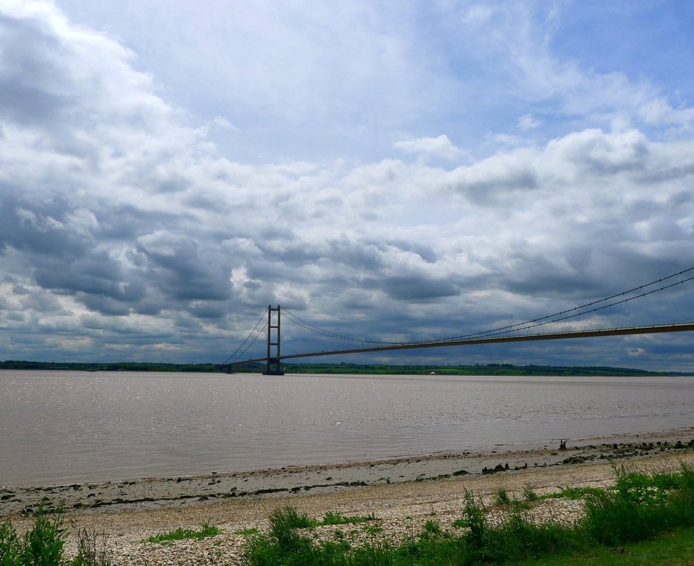 Exploring the Humber Bridge: An Engineering Marvel