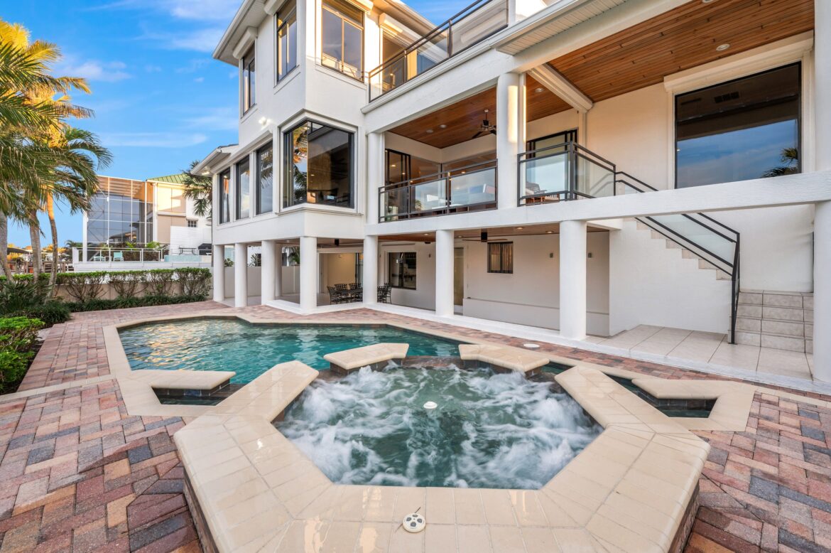 Exploring the Charm and History of Naples