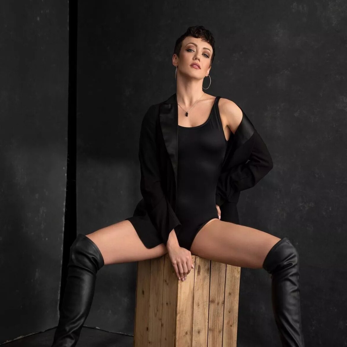 Exploring the Musical Journey of Lauren Oakley