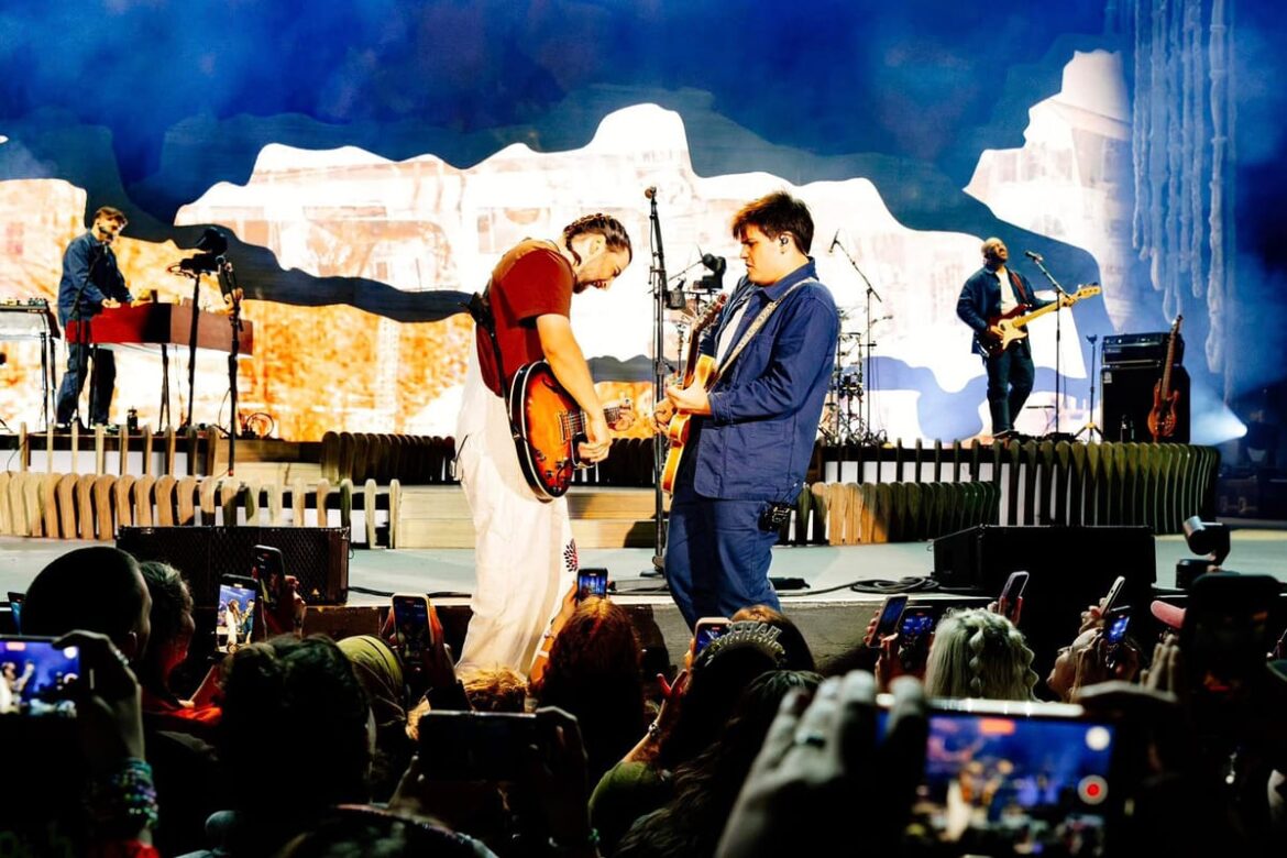 Everything You Need to Know About Noah Kahan’s 2023 Tour