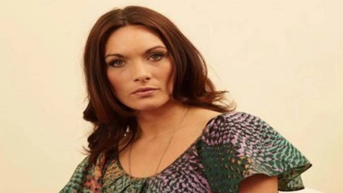 The Artistic Journey of Sarah Aspin: A Modern Icon