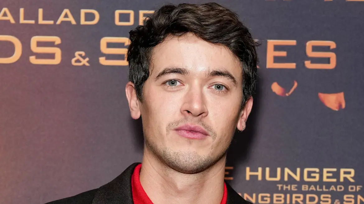 The Rise of Tom Blyth in the Entertainment Scene