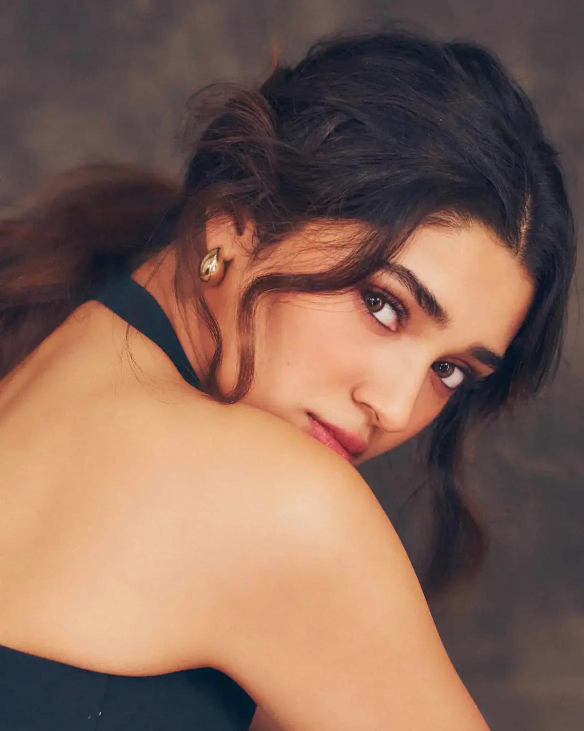 Krithi Shetty Plans Hindi Debut Amidst Anticipation for Love Insurance Kompany