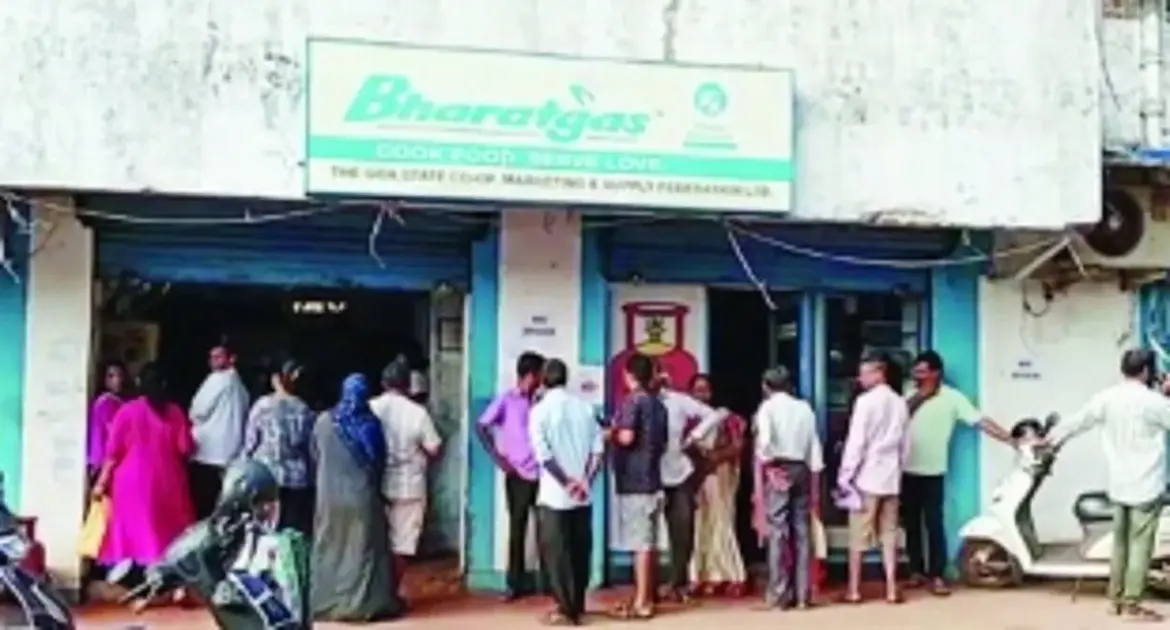 LPG Gas Cylinder Shortage Hits Delhi and Beyond