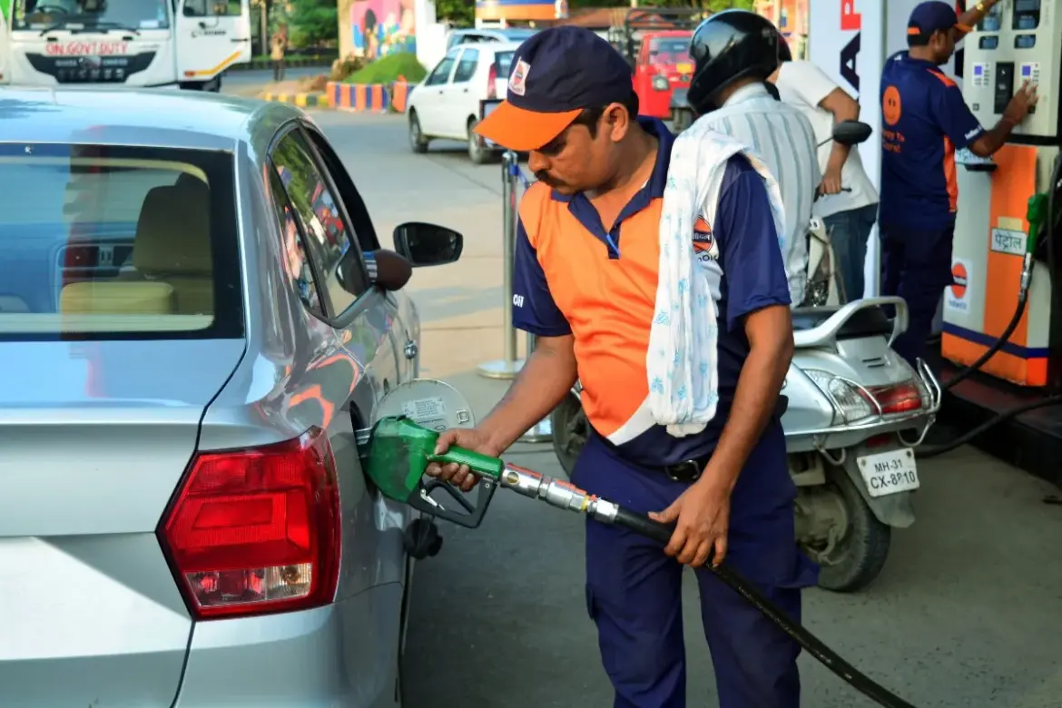 Petrol News Today: Gujarat Faces Panic Buying Amid Rumors of Shortages