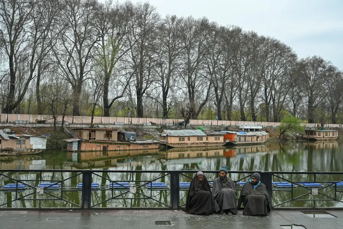 Weather Srinagar: Fresh Snowfall and Rain in Kashmir