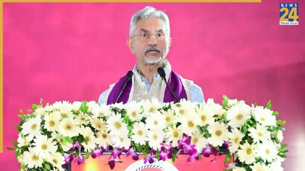 आर श्रीलेखा: R Sreelekha’s Rally Departure Sparks Controversy in Kerala Elections