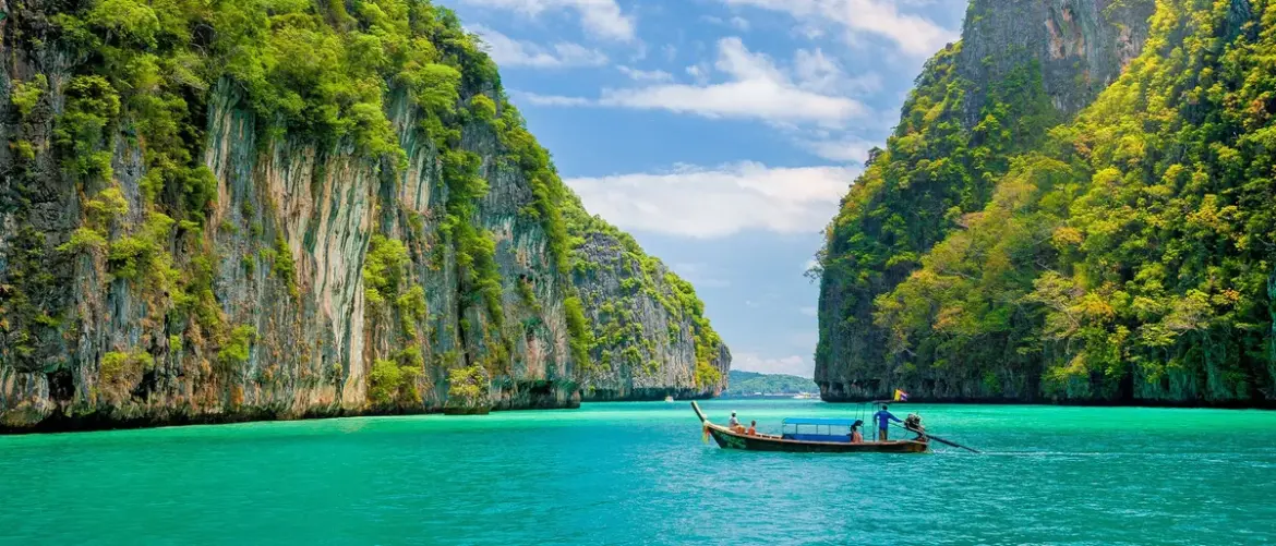 Thailand’s Tragic Loss: Three Dead in Strait of Hormuz Attack