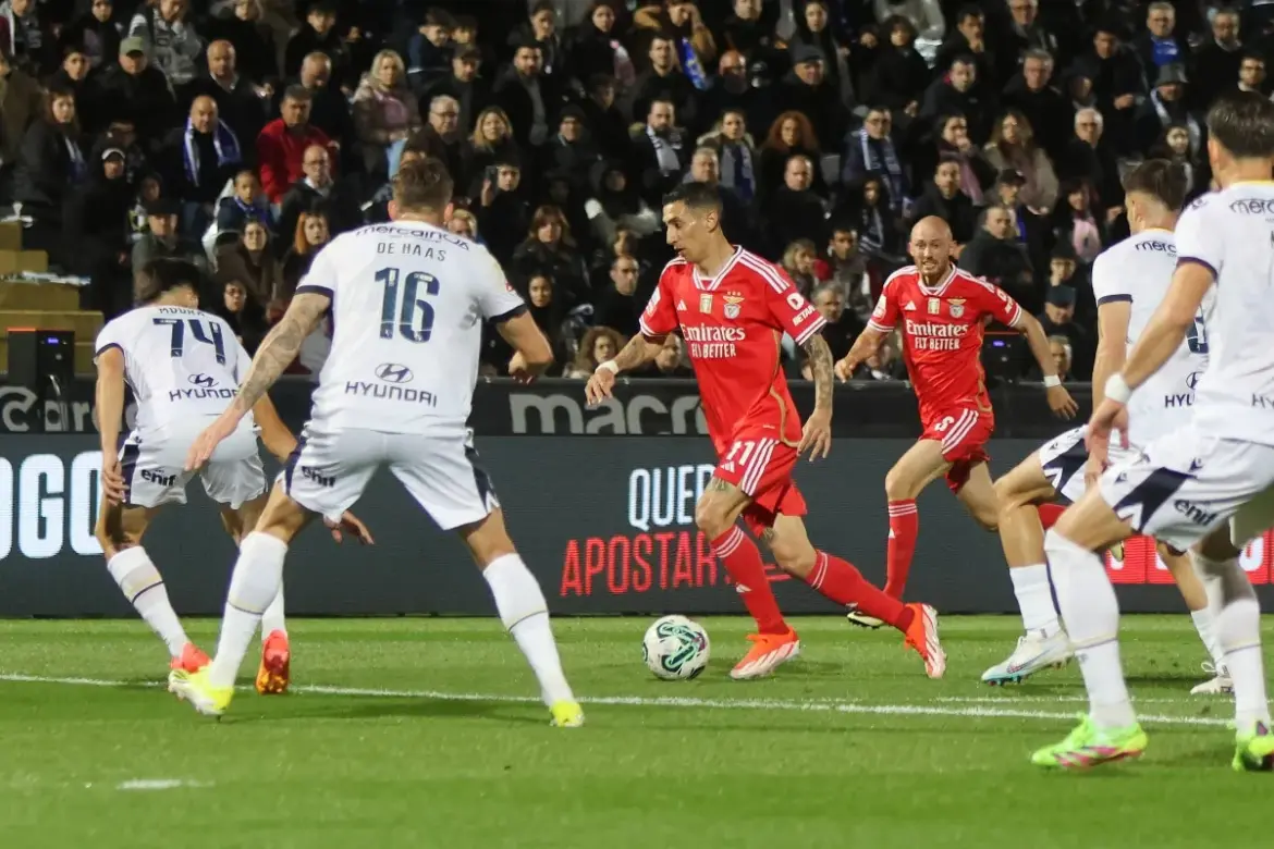 Famalicão vs Benfica: A Critical League Clash