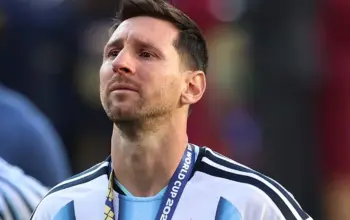 Were Argentina under more pressure than usual in World Cup final? Lionel Messi's tunnel pep talks fuel fan theories – WATCH