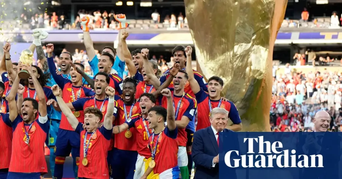 US president attends World Cup final, draws mixed crowd reactions