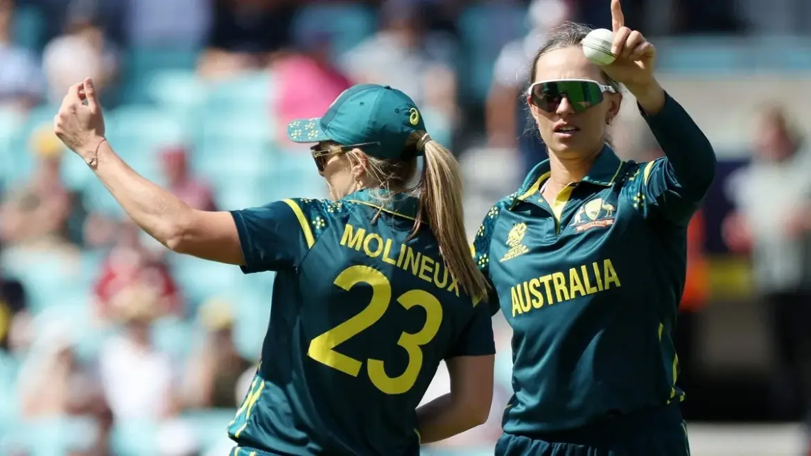 Monica Wright calls for Ashleigh Gardner to be stripped of vice-captaincy